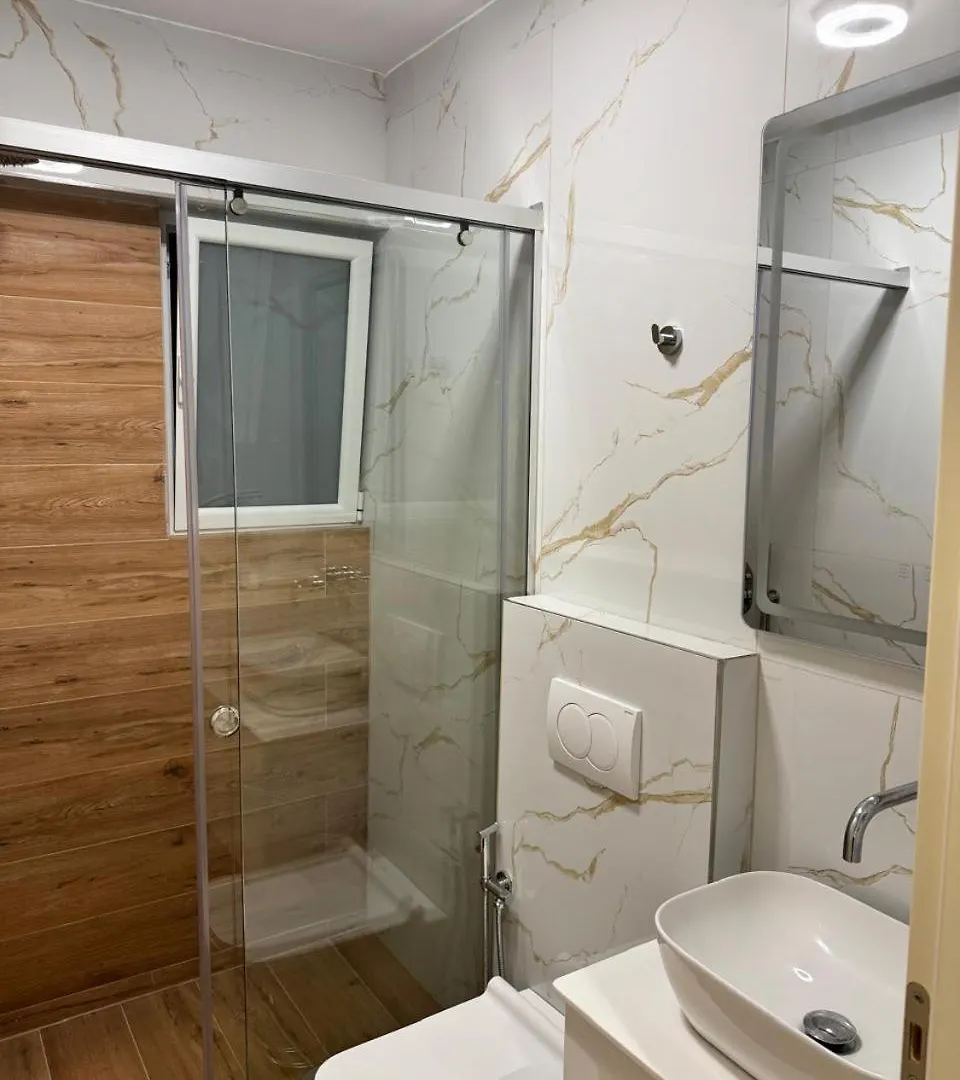 Studio Taraj Ksamil 0*,